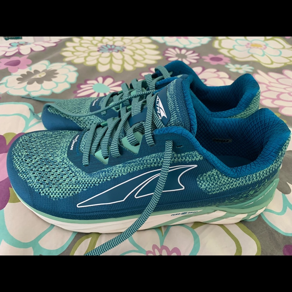 Women’s Altra Plush 4- Size 10.5